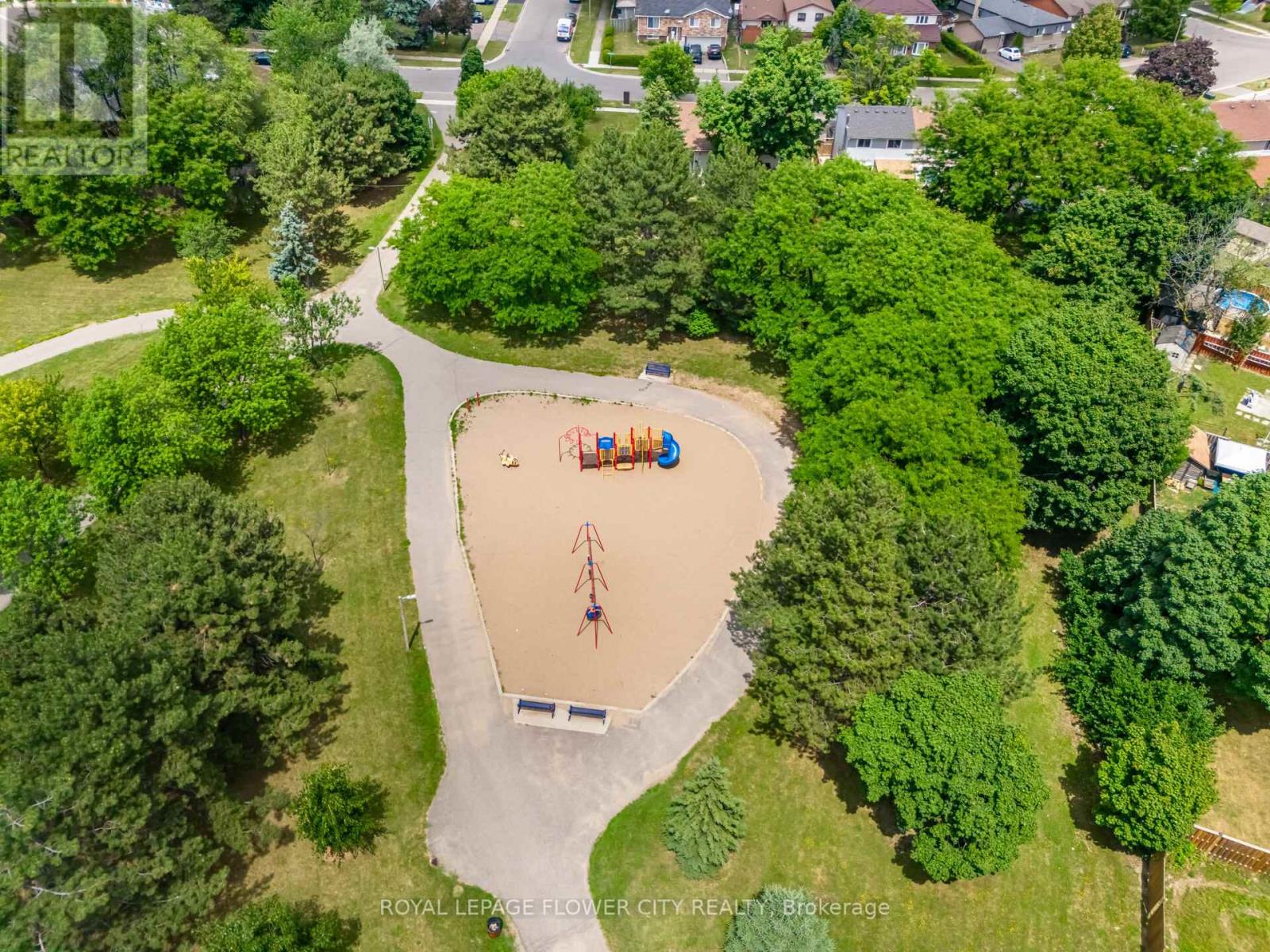 Photo 28 of 376 Hansen Road N, Brampton ON