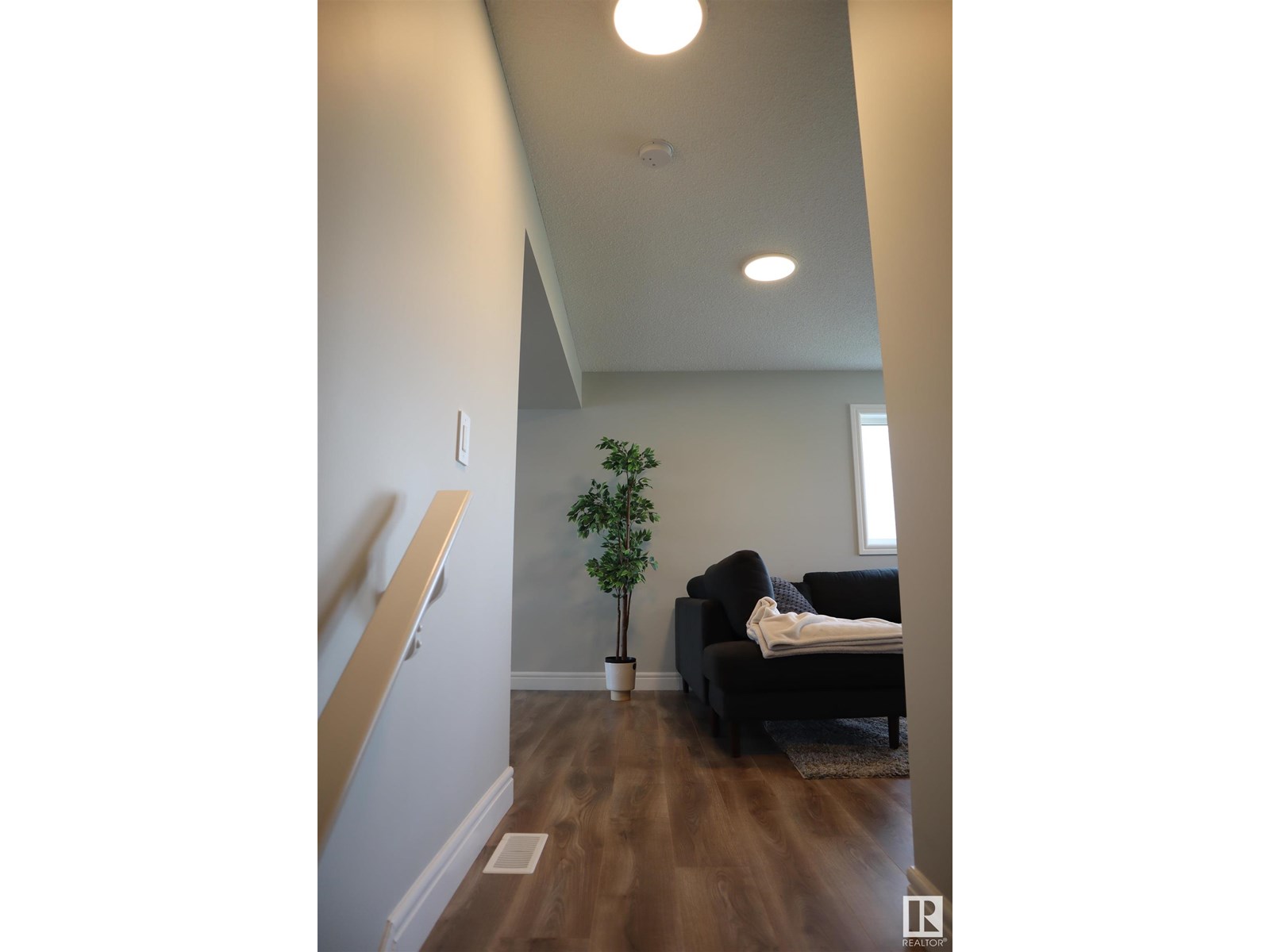 Photo 3 of 76 16335 84 St Nw, Edmonton AB