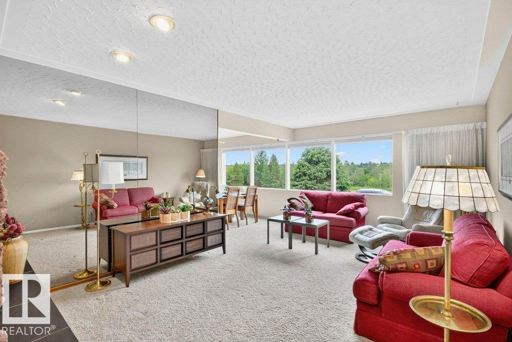 Photo 27 of 10752 43 St Nw, Edmonton AB