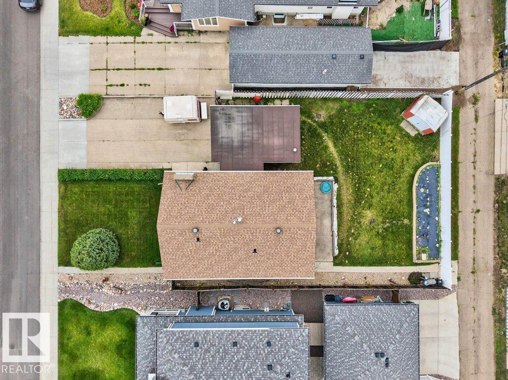 Photo 16 of 10752 43 St Nw, Edmonton AB