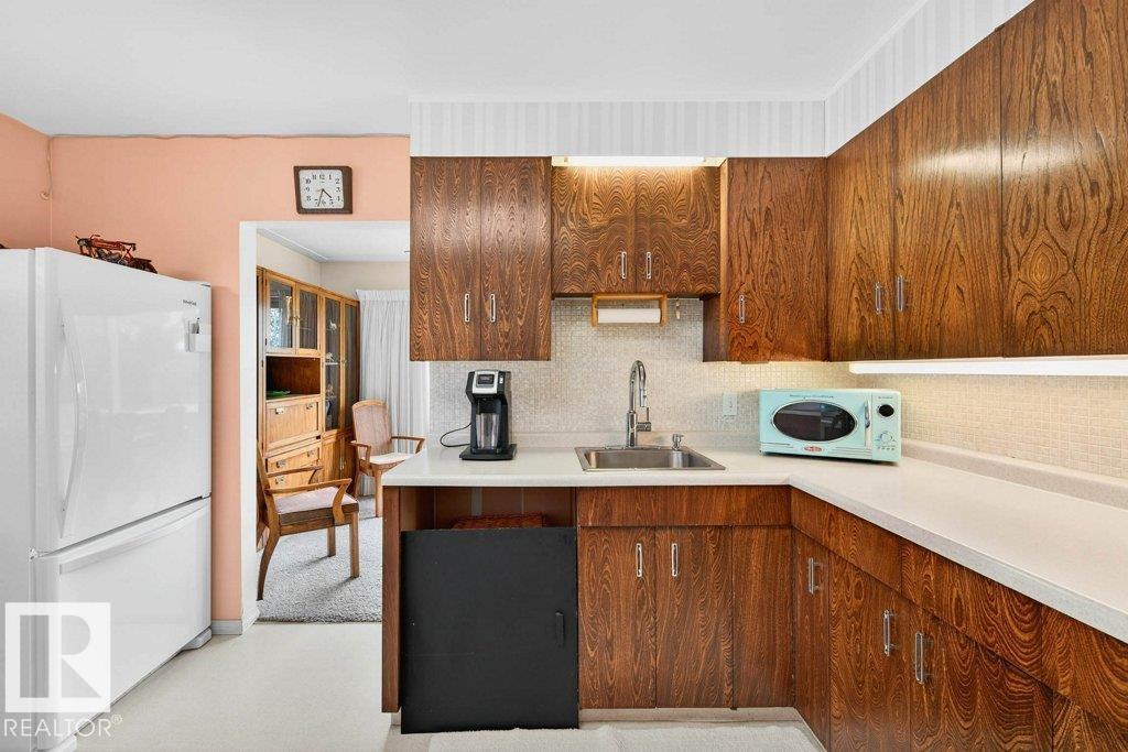 Photo 50 of 10752 43 St Nw, Edmonton AB