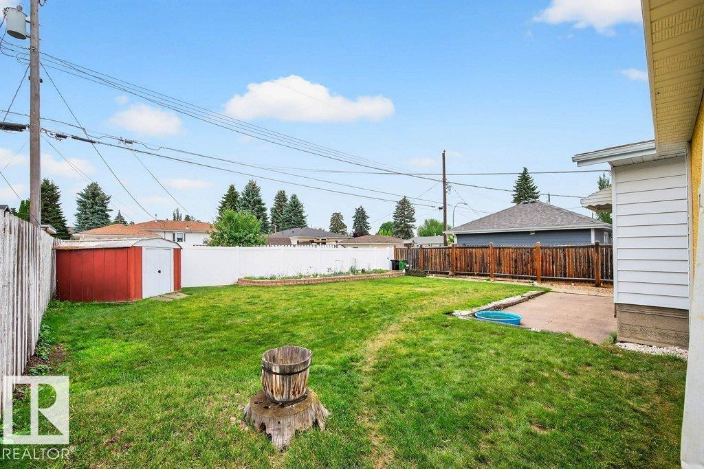 Photo 47 of 10752 43 St Nw, Edmonton AB