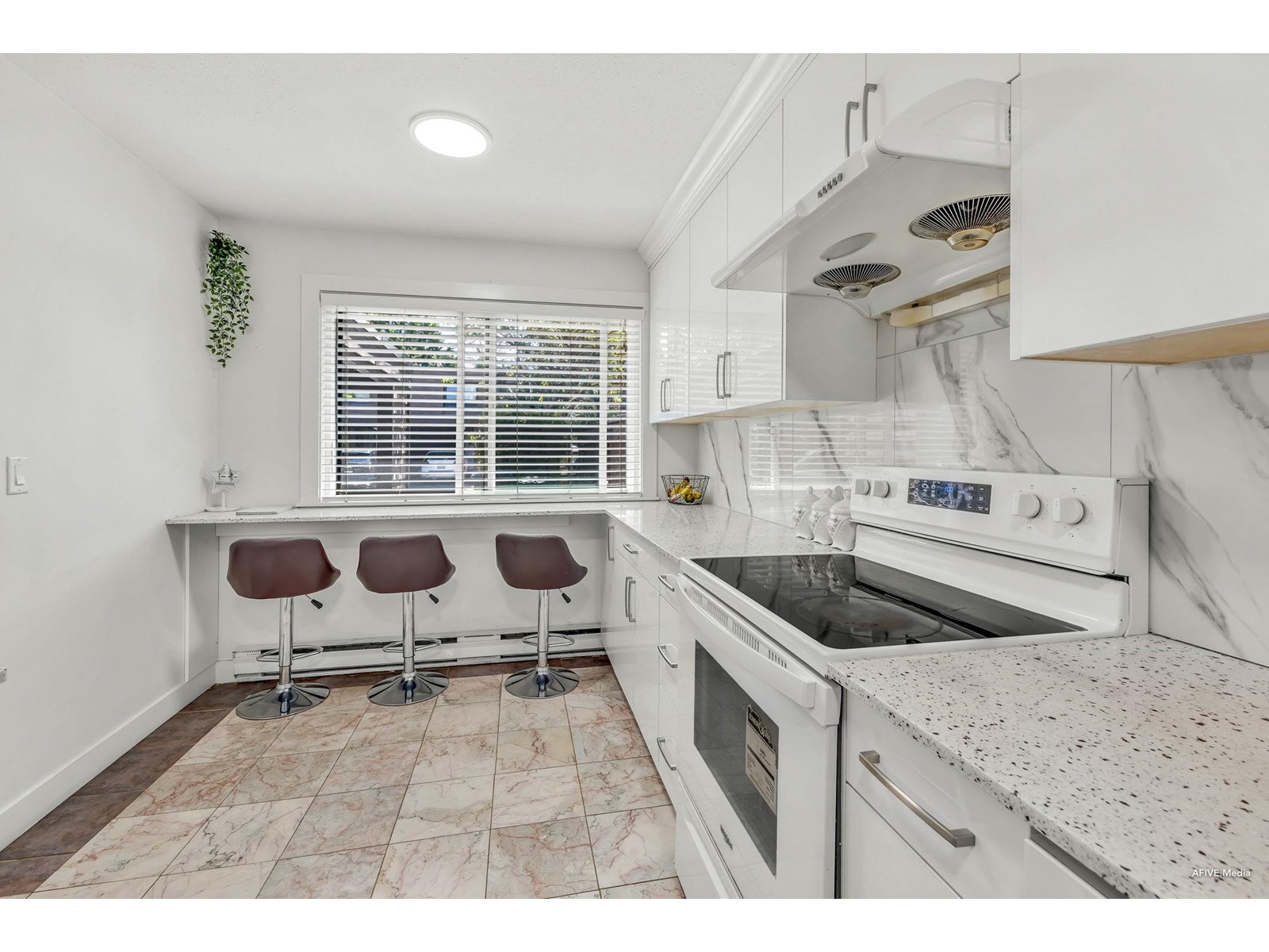 Photo 8 of 256 9452 Prince Charles Boulevard, Surrey BC