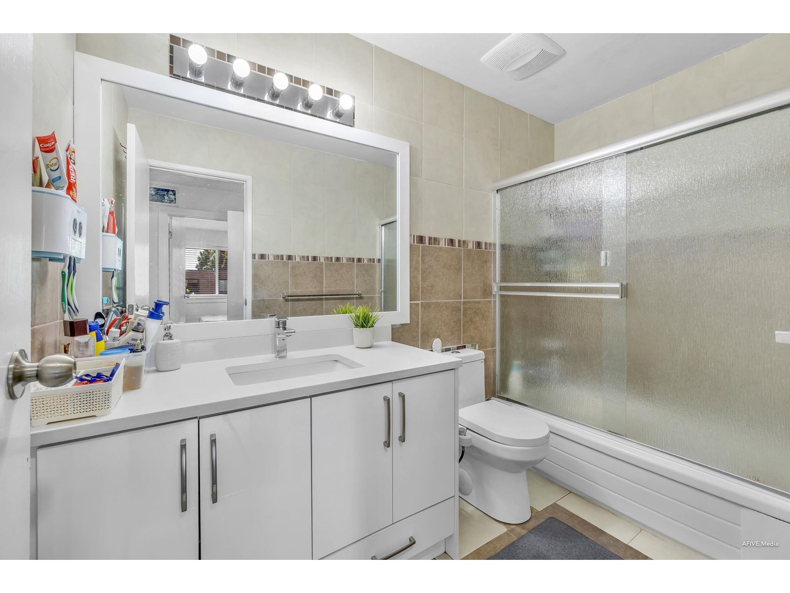 Photo 17 of 256 9452 Prince Charles Boulevard, Surrey BC