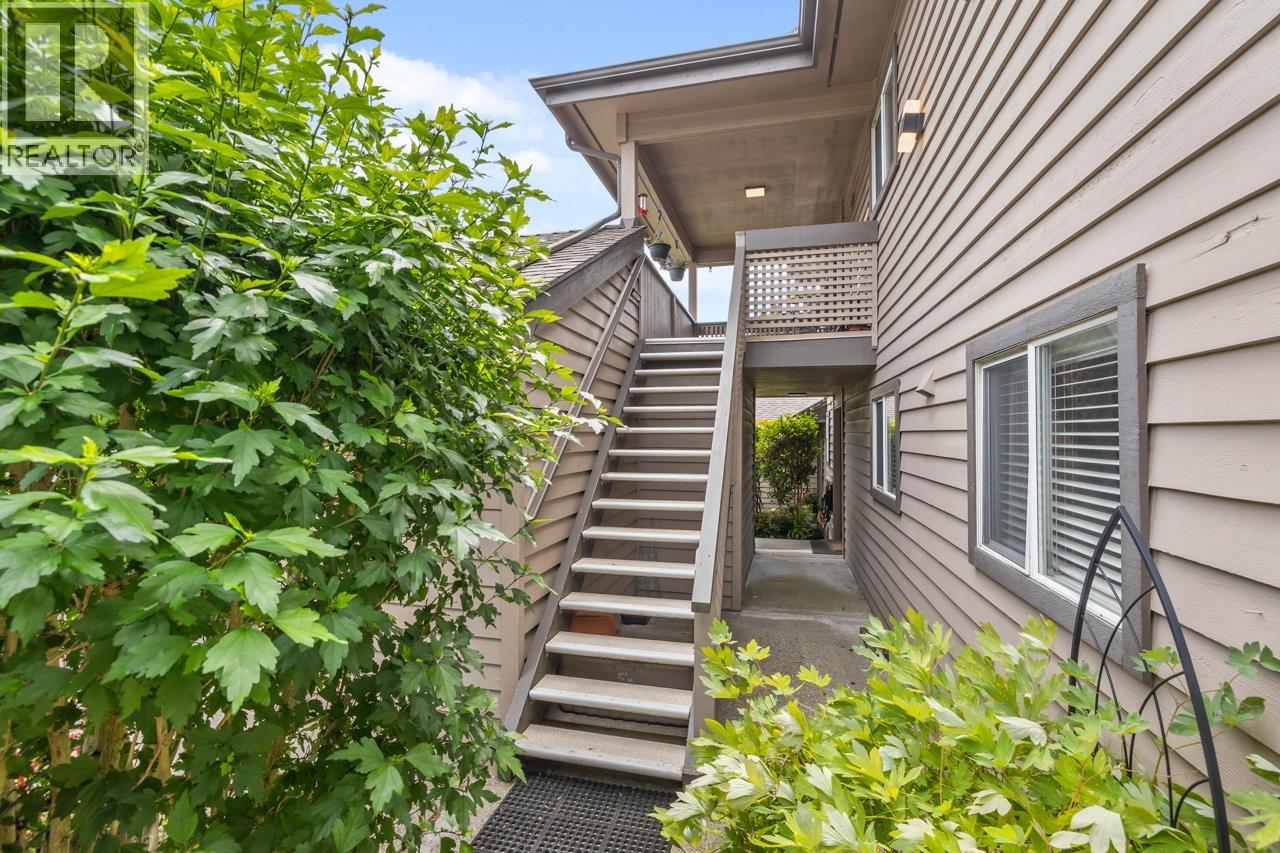 Photo 21 of 824 Roche Point Drive, North Vancouver BC