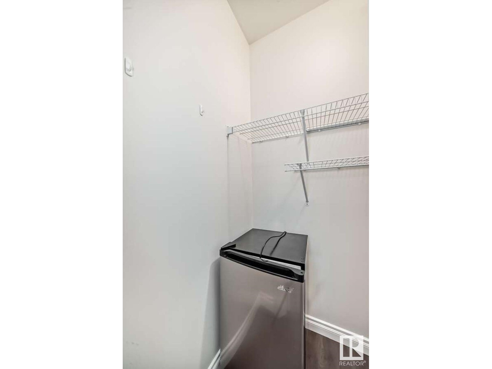 #409 12408 15 AV SW - Image 22