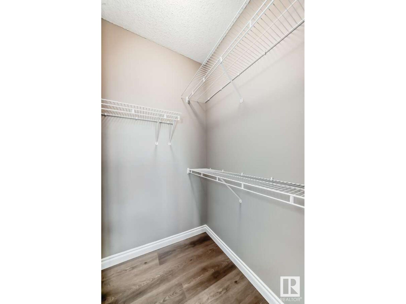 #409 12408 15 AV SW - Image 16