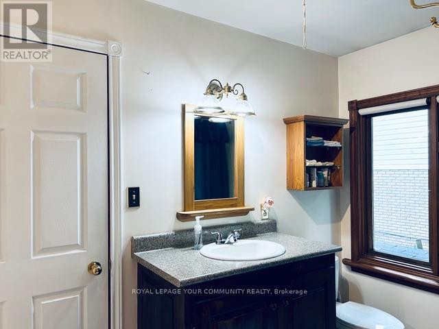 Photo 14 of 41 Pineway Avenue, Georgina ON