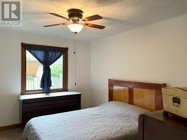 Photo 16 of 41 Pineway Avenue, Georgina ON