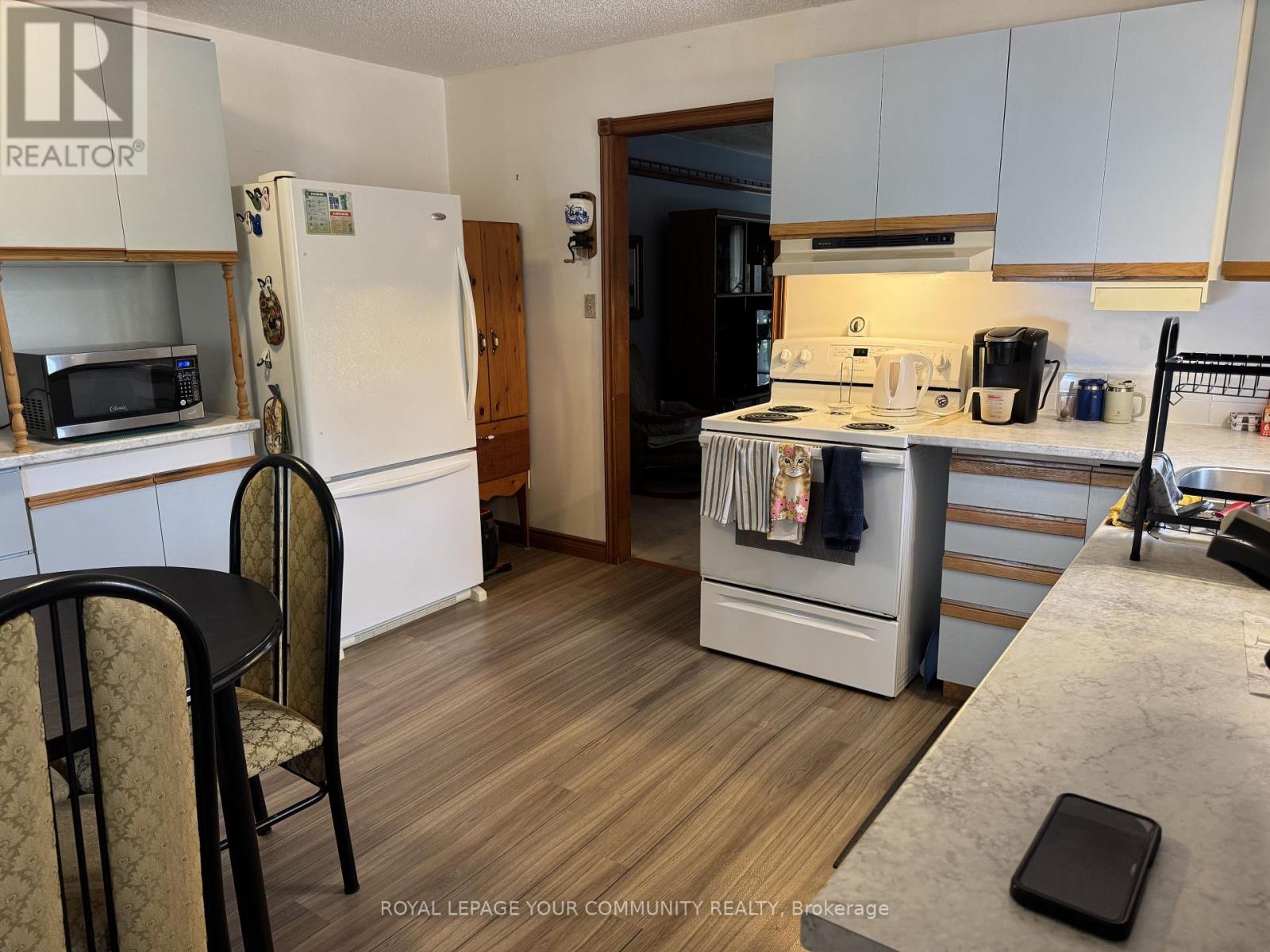 Photo 21 of 41 Pineway Avenue, Georgina ON