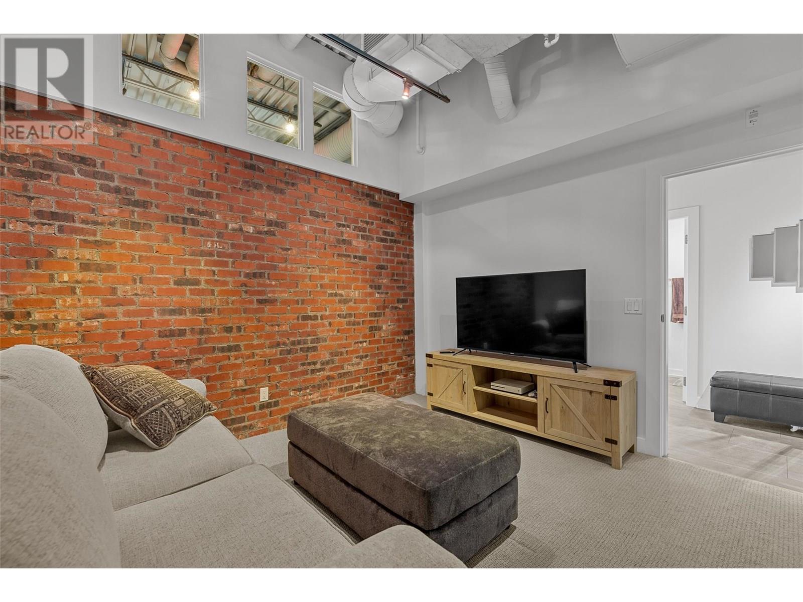 601 1630 Pandosy Street, Kelowna