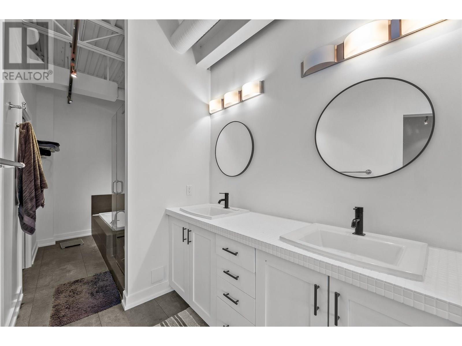 601 1630 Pandosy Street, Kelowna
