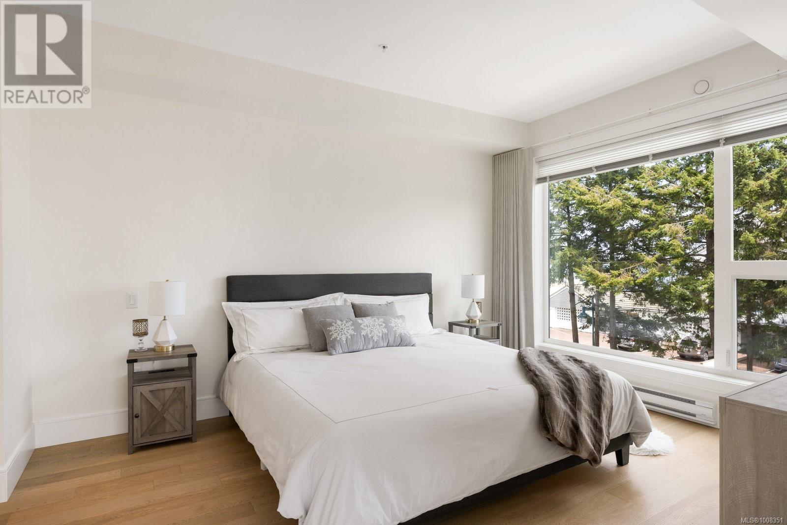 303 2526 Bevan Avenue, Sidney