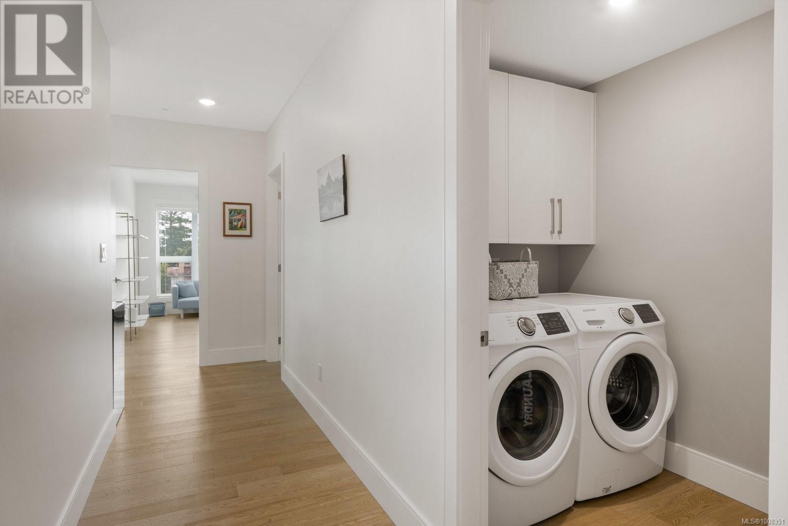 303 2526 Bevan Avenue, Sidney