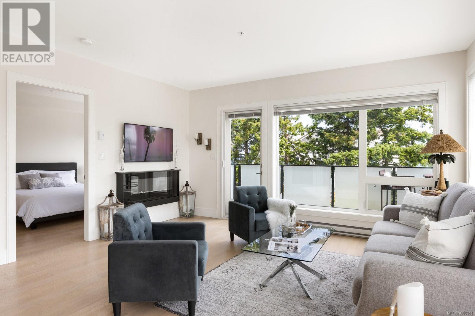 303 2526 Bevan Avenue, Sidney