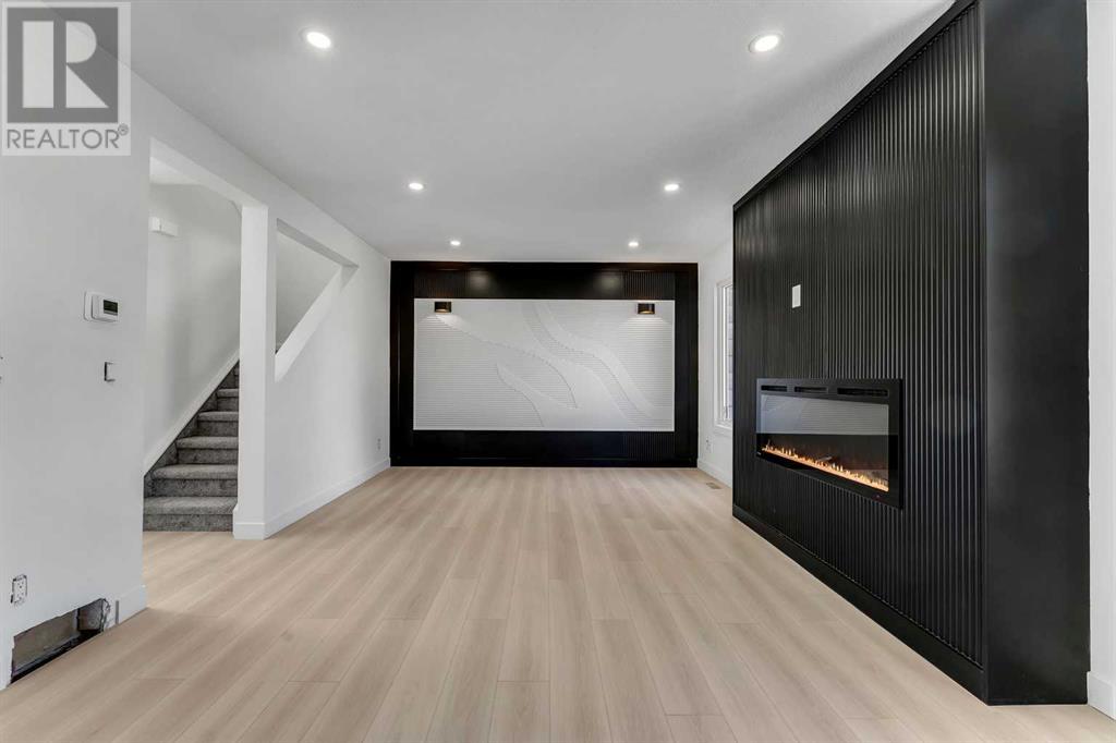 Single Family House for Sale in  Deer Ridge Way SE Deer Ridge Calgary 