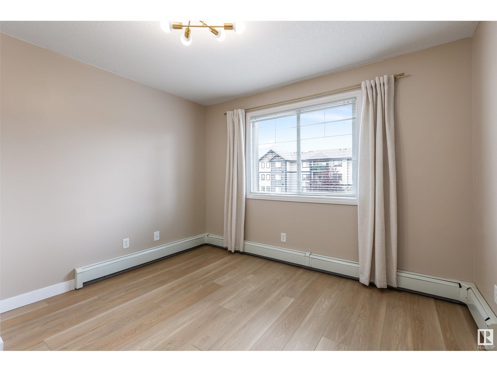 Photo 16 of 305 1204 156 St Nw, Edmonton AB