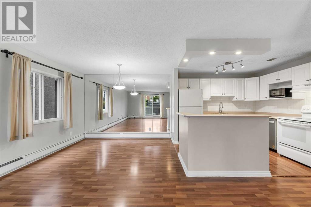 Single Family House for Sale in    Avenue SW Cliff Bungalow Calgary 