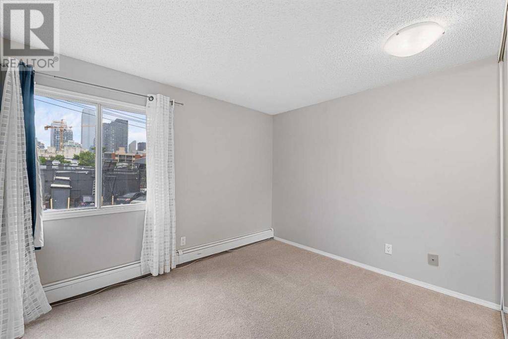 Single Family House for Sale in    Avenue SW Cliff Bungalow Calgary 