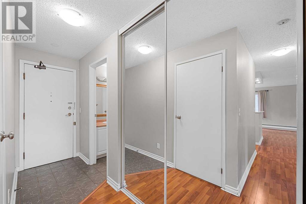 Single Family House for Sale in    Avenue SW Cliff Bungalow Calgary 