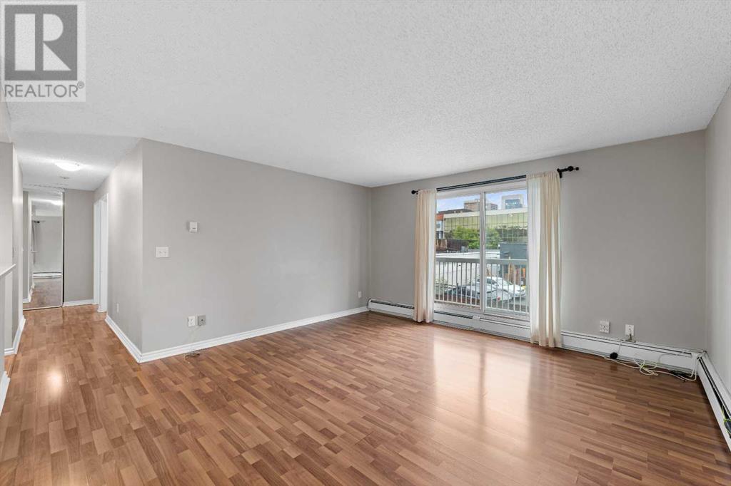 Single Family House for Sale in    Avenue SW Cliff Bungalow Calgary 