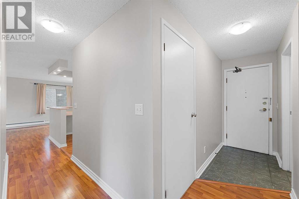 Single Family House for Sale in    Avenue SW Cliff Bungalow Calgary 