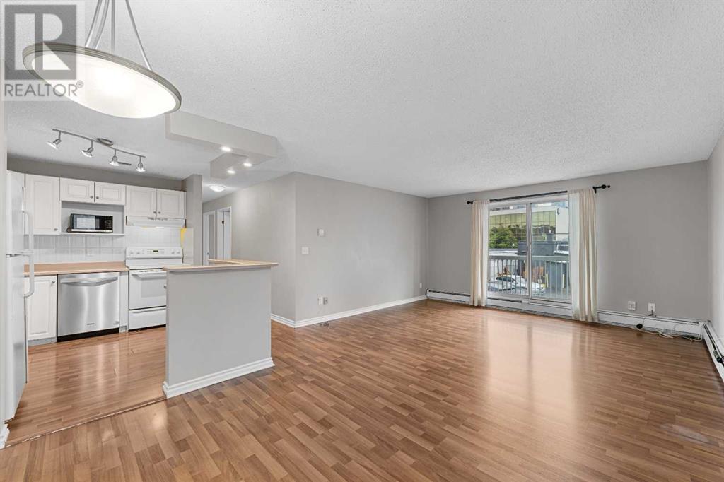 Single Family House for Sale in    Avenue SW Cliff Bungalow Calgary 