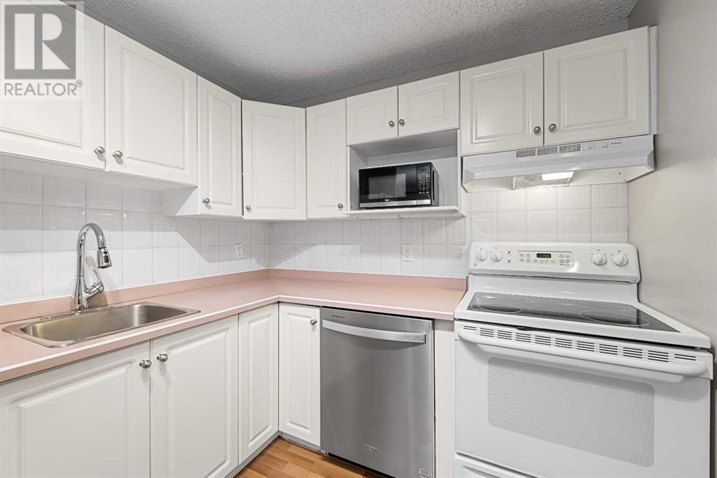 Single Family House for Sale in    Avenue SW Cliff Bungalow Calgary 