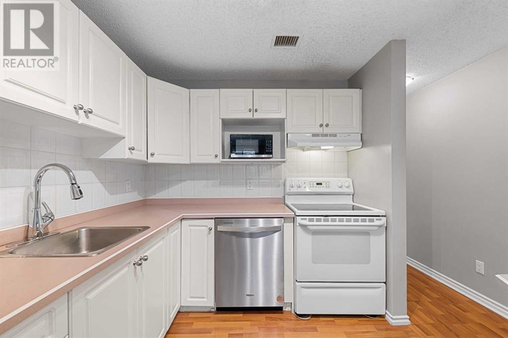 Single Family House for Sale in    Avenue SW Cliff Bungalow Calgary 
