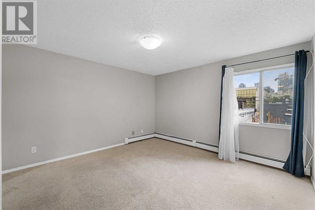 Single Family House for Sale in    Avenue SW Cliff Bungalow Calgary 