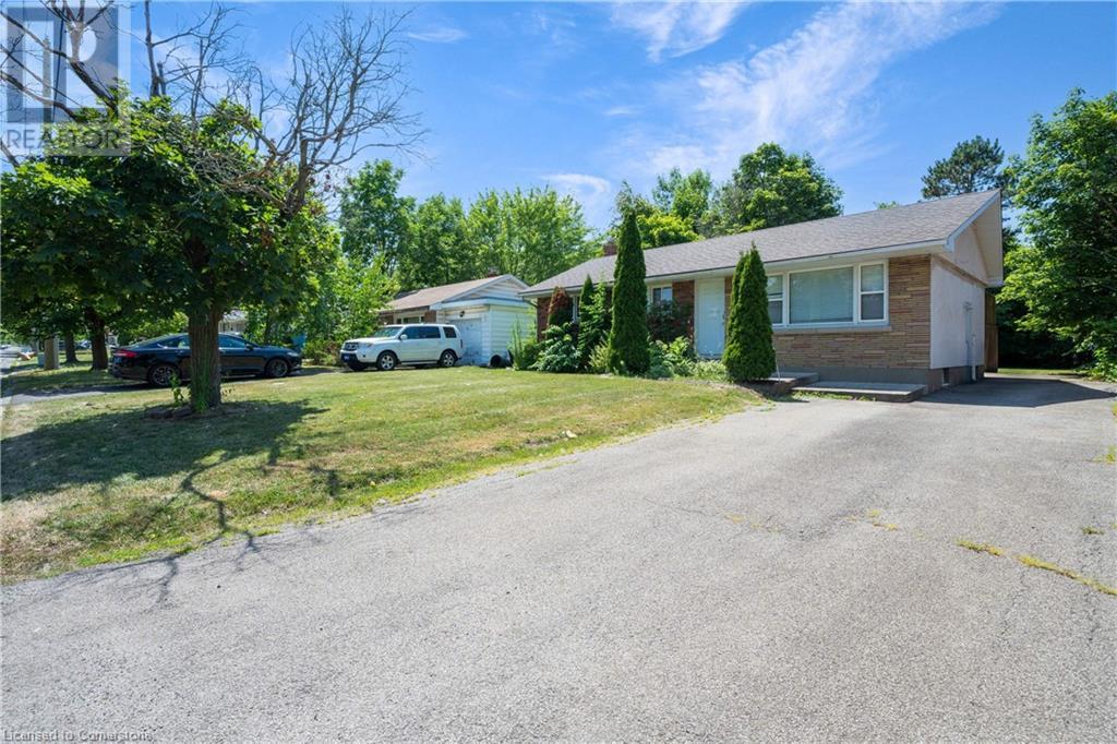 Photo 2 of 84 Jacobson Avenue, St Catharines ON