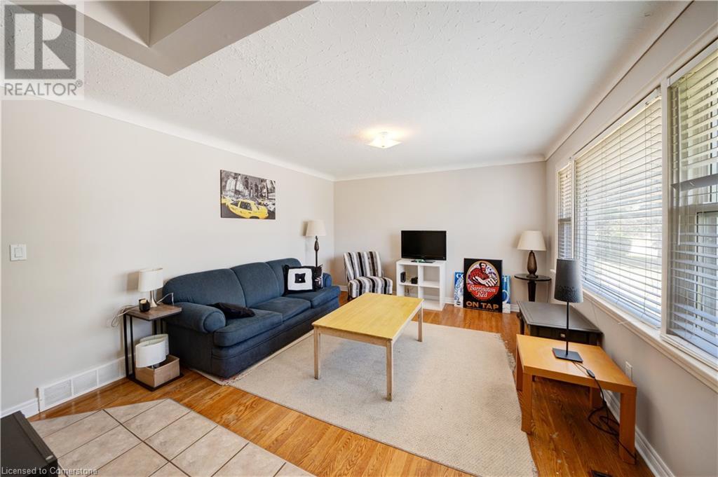 Photo 8 of 84 Jacobson Avenue, St Catharines ON