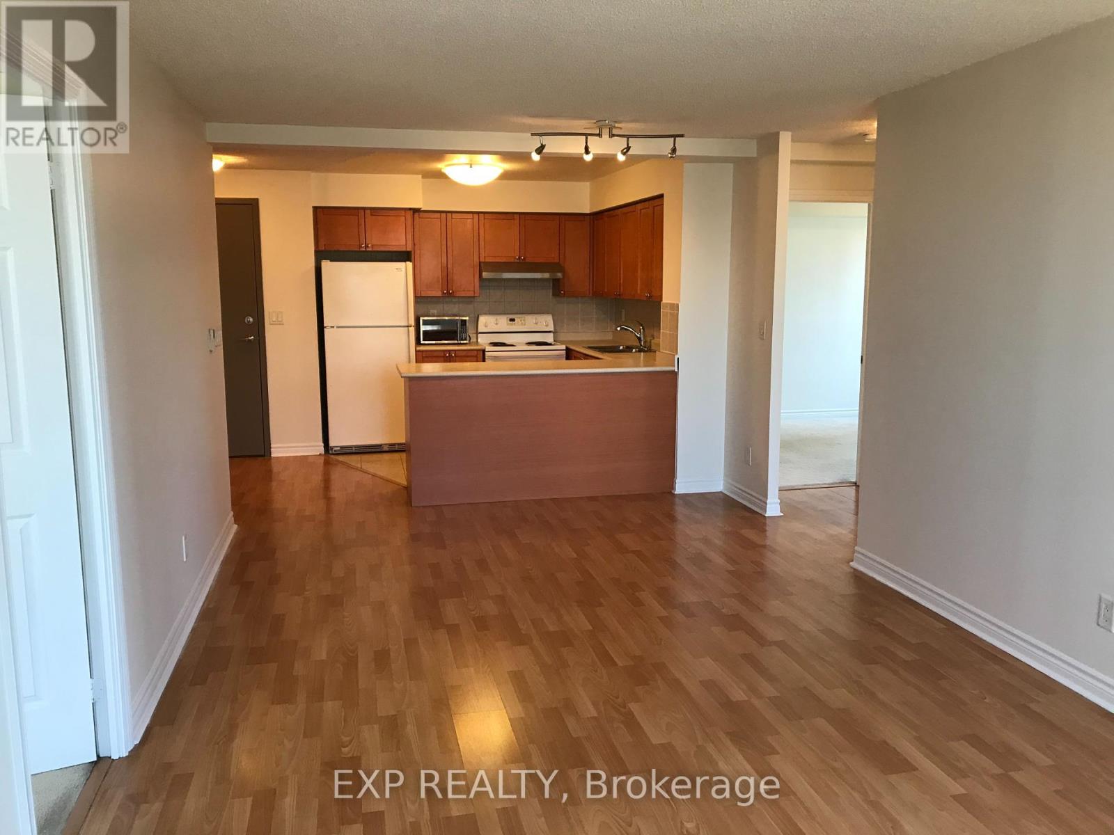 Photo 5 of 834 3888 Duke Of York Boulevard, Mississauga ON