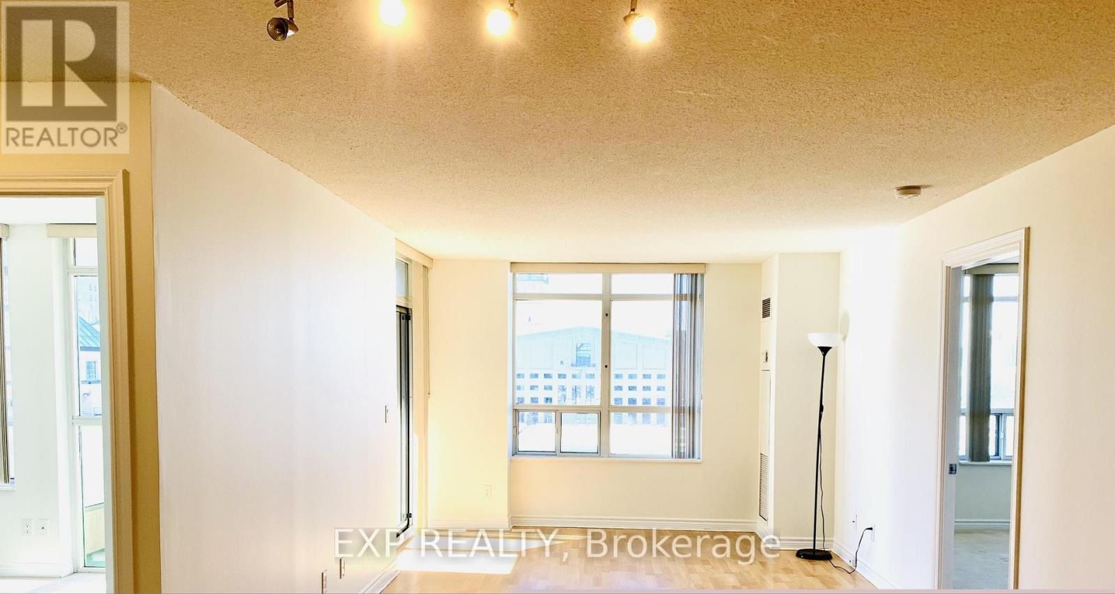 Photo 6 of 834 3888 Duke Of York Boulevard, Mississauga ON