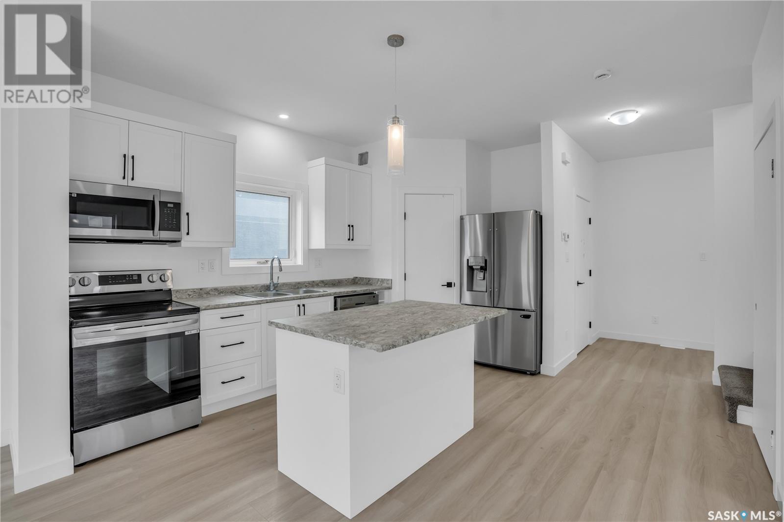 Photo 14 of 570 Kinloch Court, Saskatoon SK