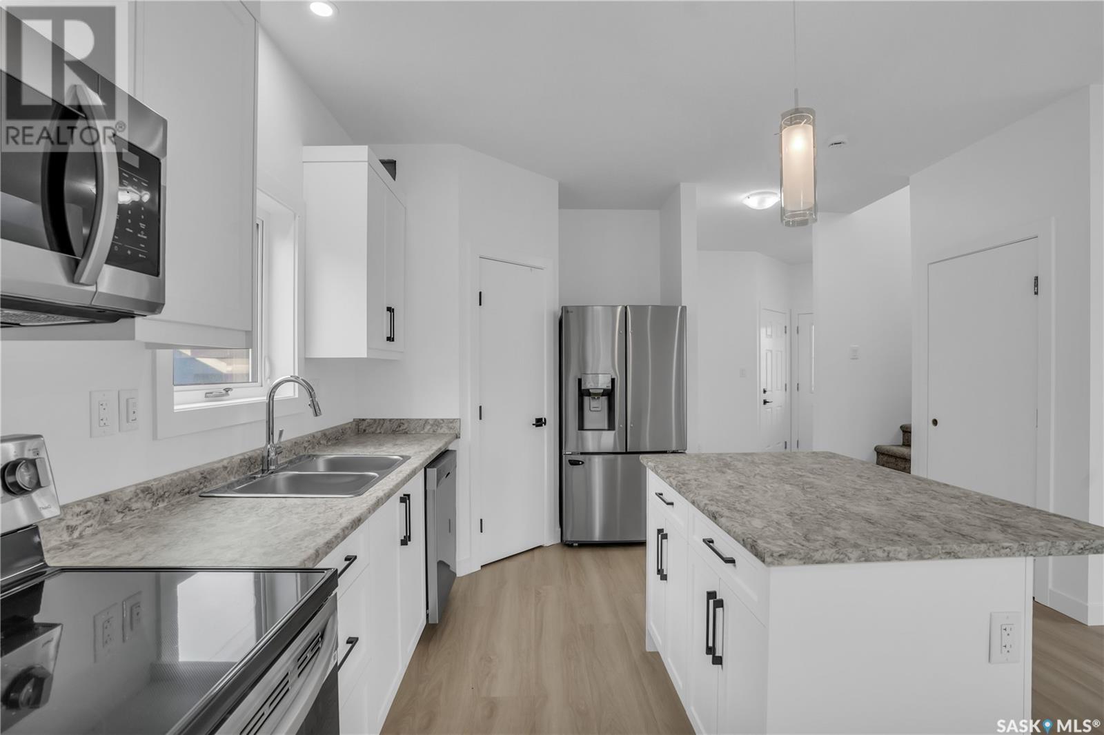 Photo 13 of 570 Kinloch Court, Saskatoon SK