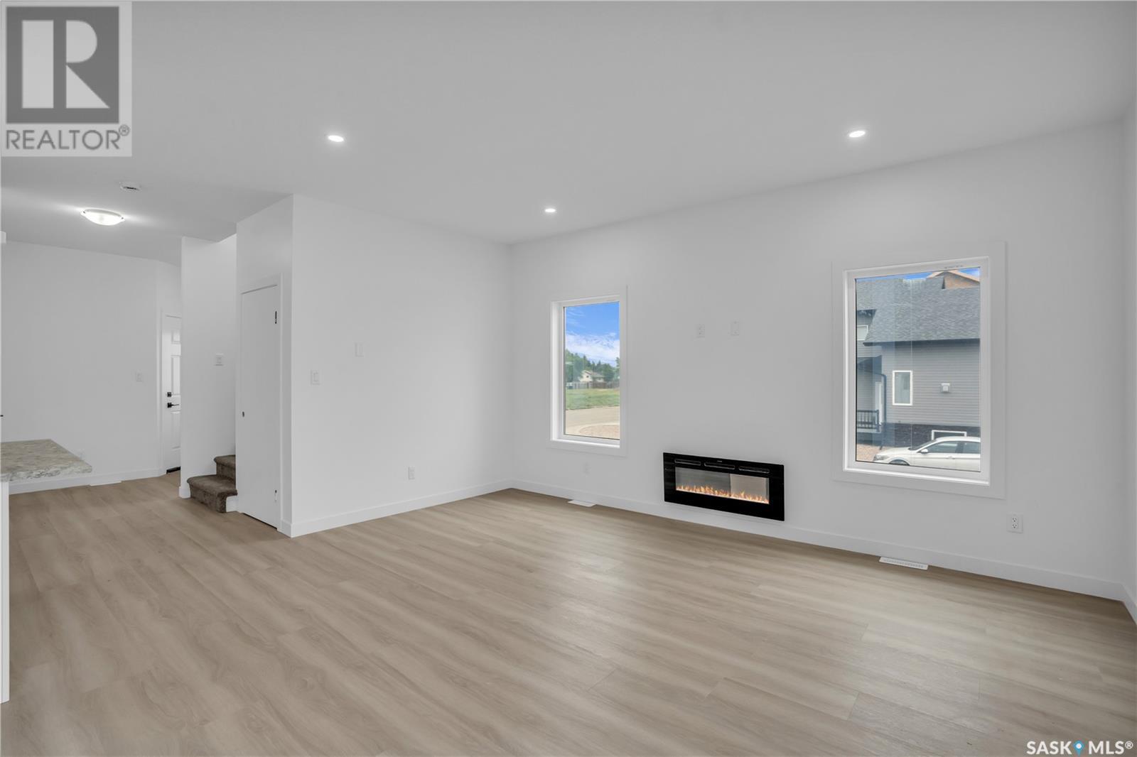 Photo 8 of 570 Kinloch Court, Saskatoon SK