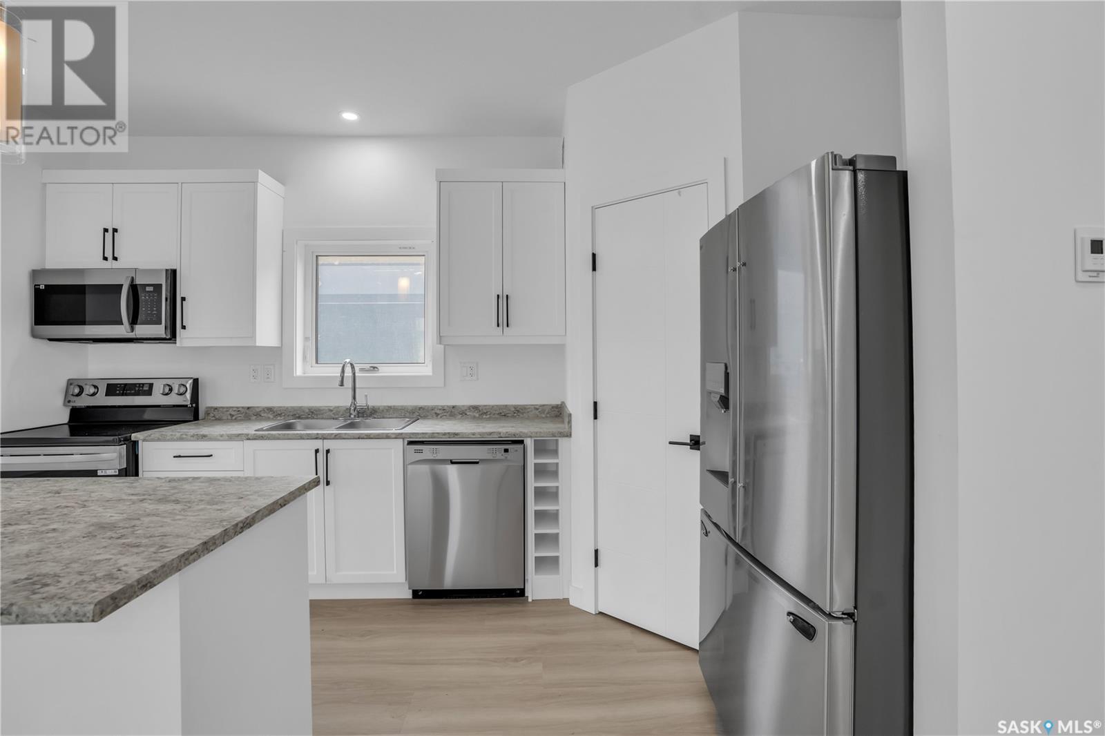 Photo 15 of 570 Kinloch Court, Saskatoon SK