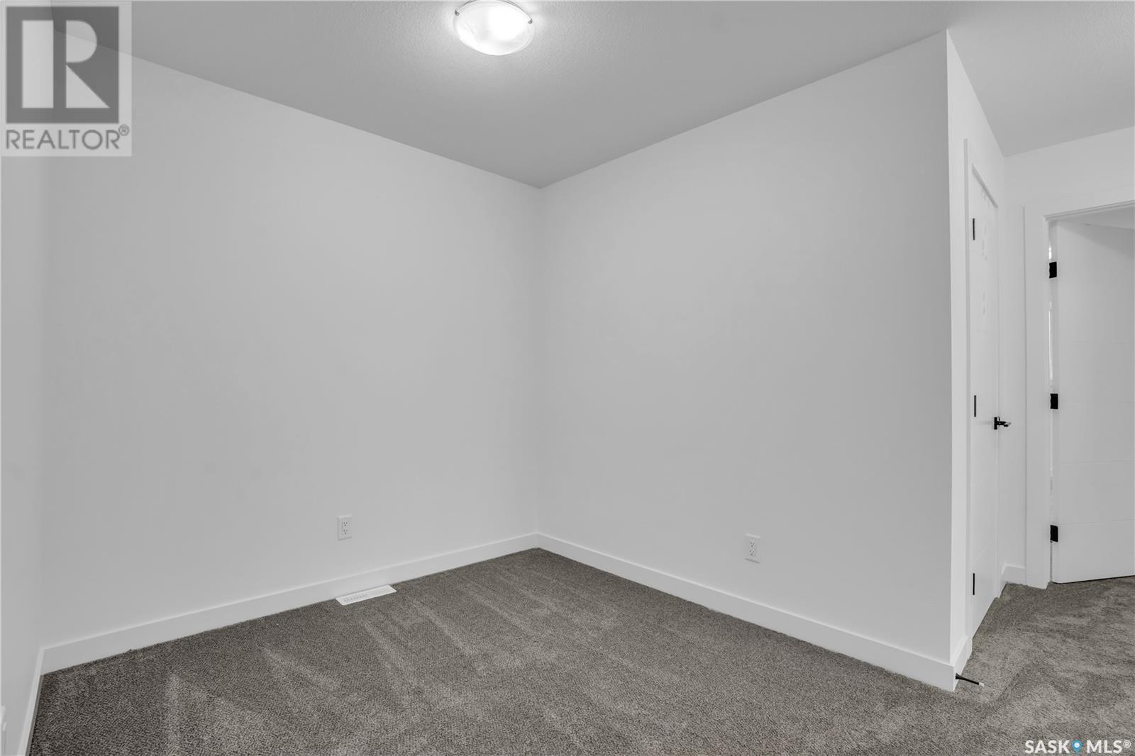 Photo 32 of 570 Kinloch Court, Saskatoon SK