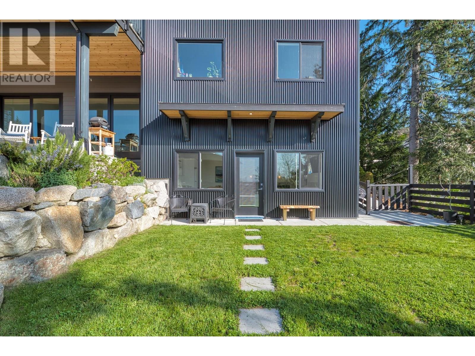 5769 GENNI'S WAY, Sechelt