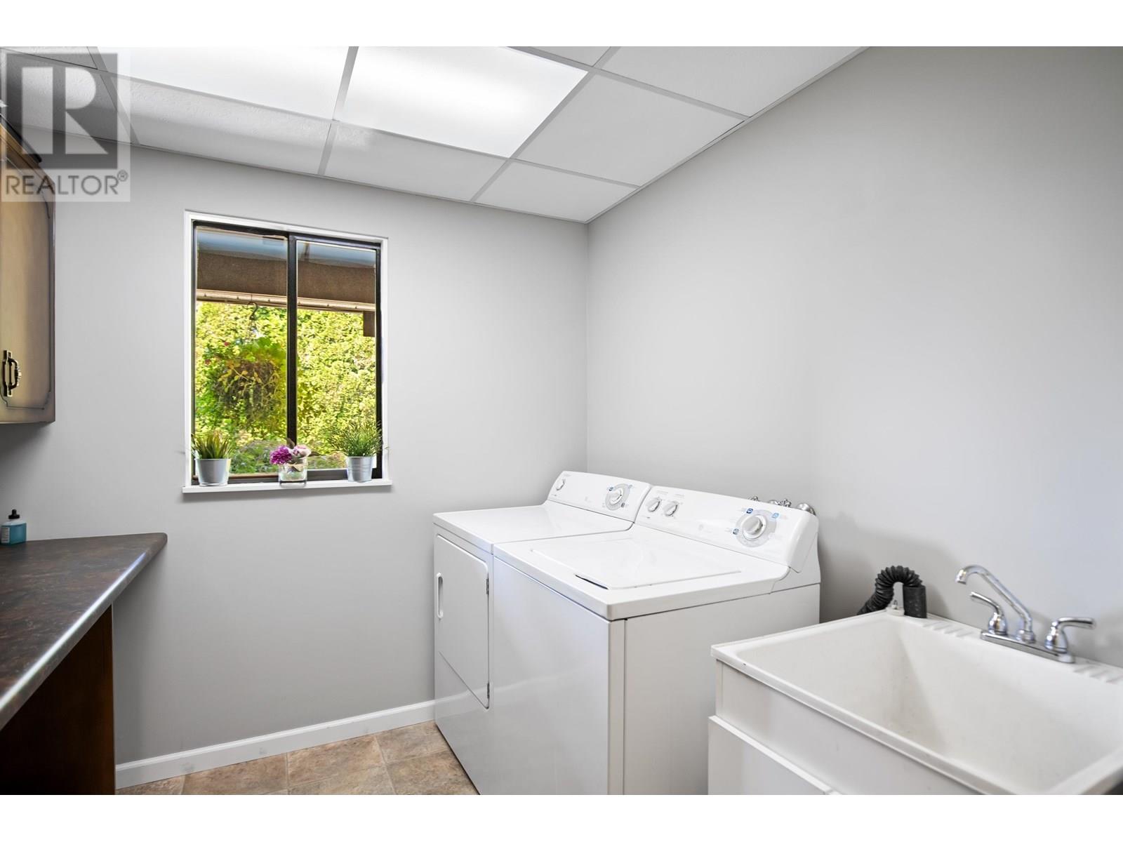 Photo 10 of 12222 Fletcher Street, Maple Ridge BC