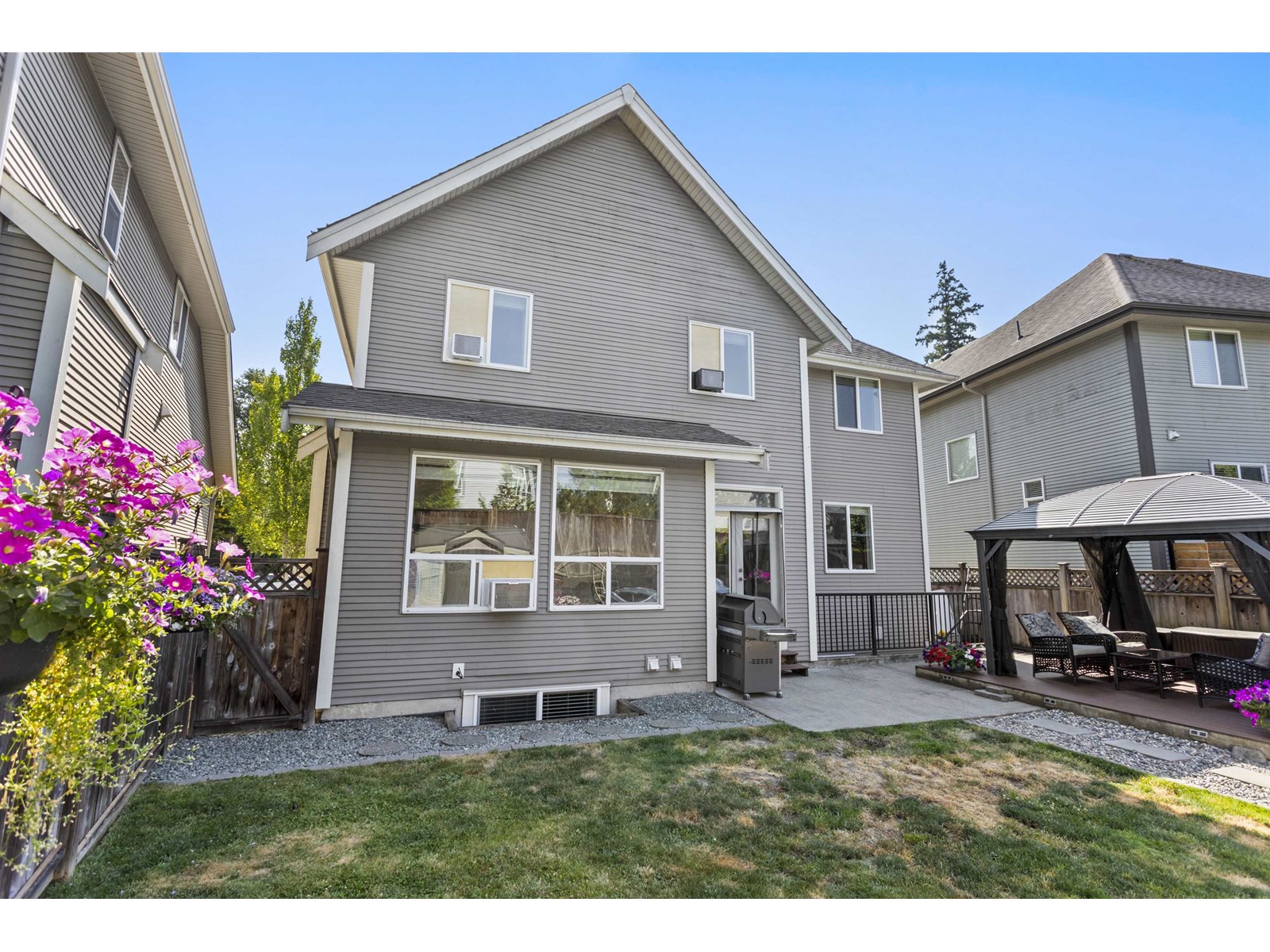 Photo 7 of 7065 208 A Street, Langley BC