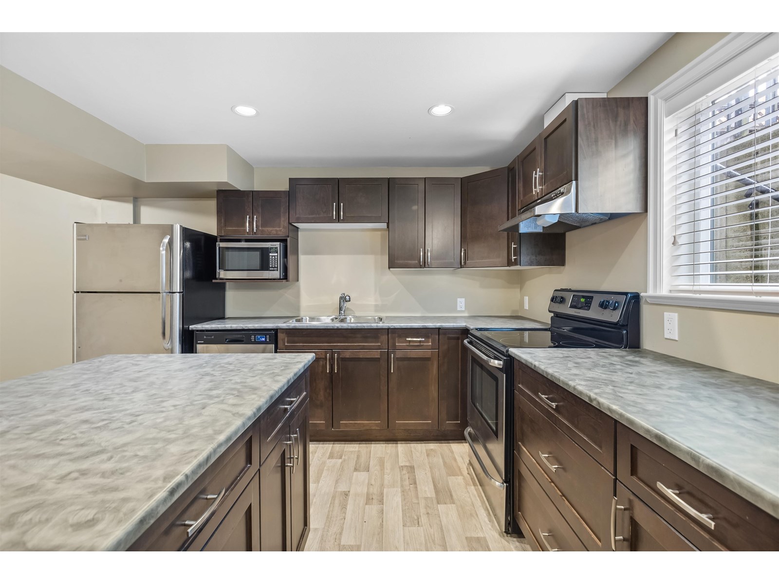 Photo 36 of 7065 208 A Street, Langley BC