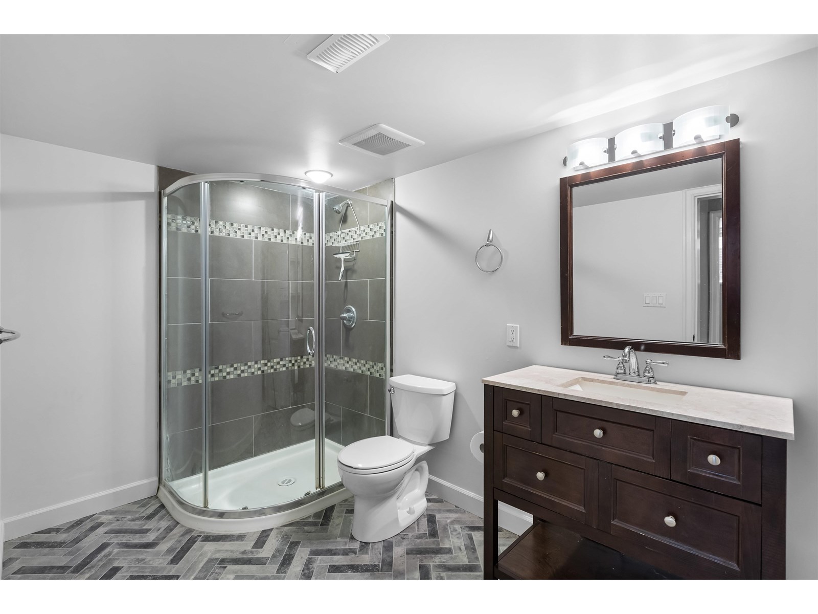 Photo 38 of 7065 208 A Street, Langley BC