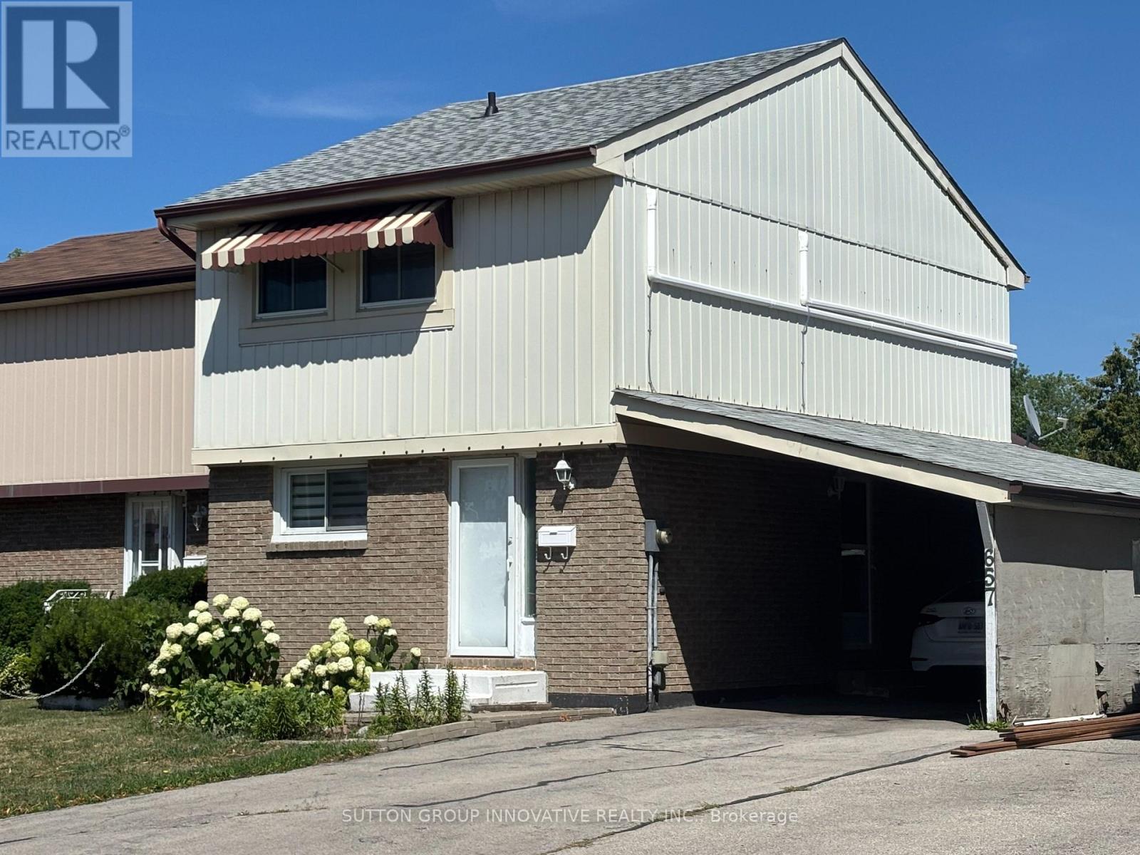 Photo 2 of 657 Upper Wentworth Street, Hamilton ON