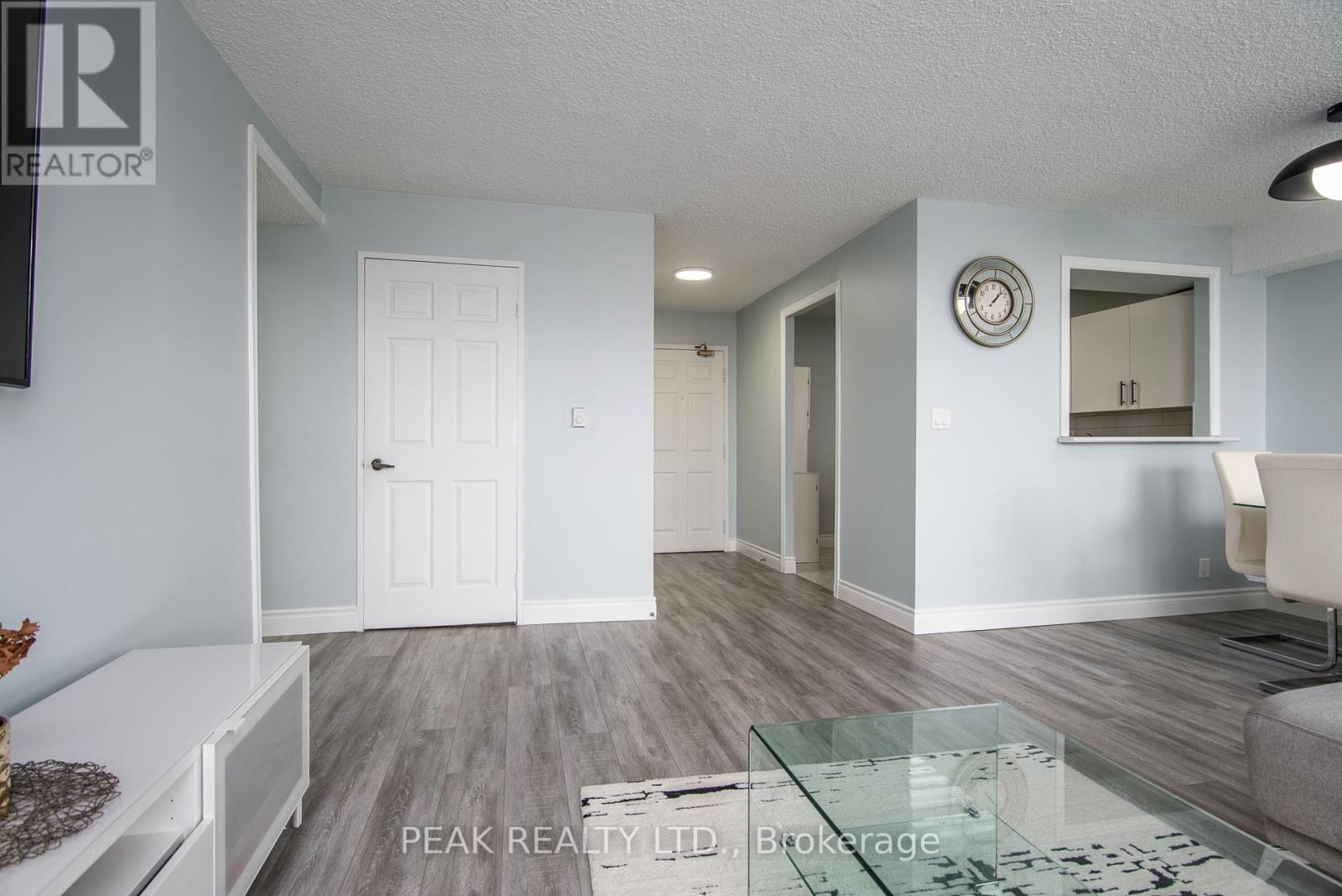 Photo 32 of 611 18 Holborn Court, Kitchener ON