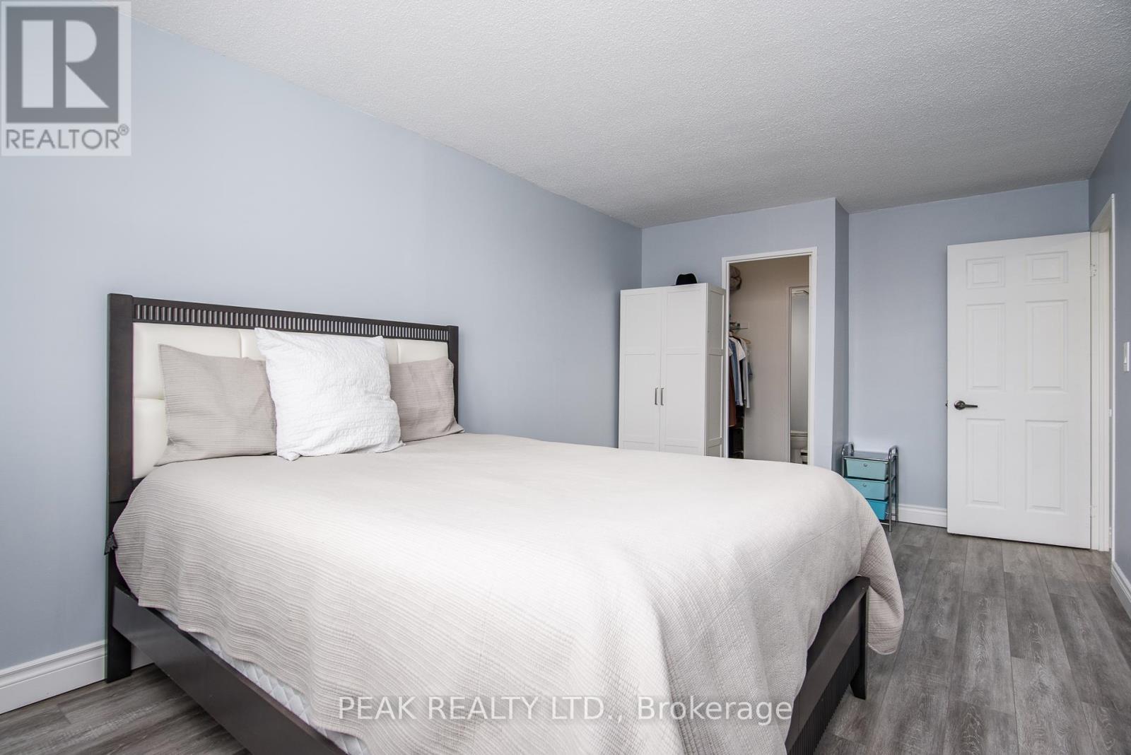 Photo 3 of 611 18 Holborn Court, Kitchener ON