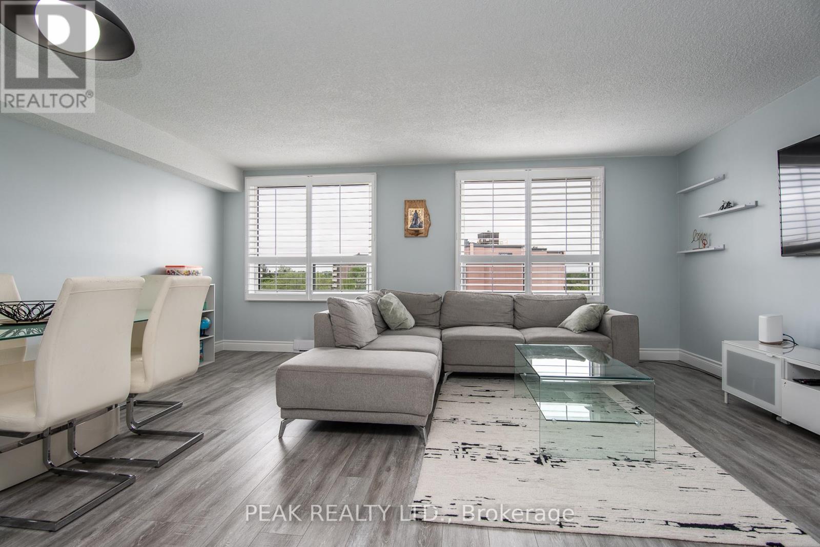 Photo 8 of 611 18 Holborn Court, Kitchener ON