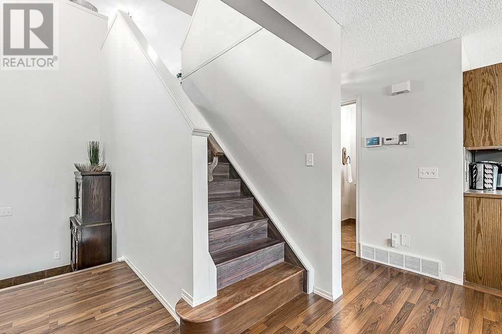 Photo 8 of 105 Cimarron Park Circle, Okotoks AB
