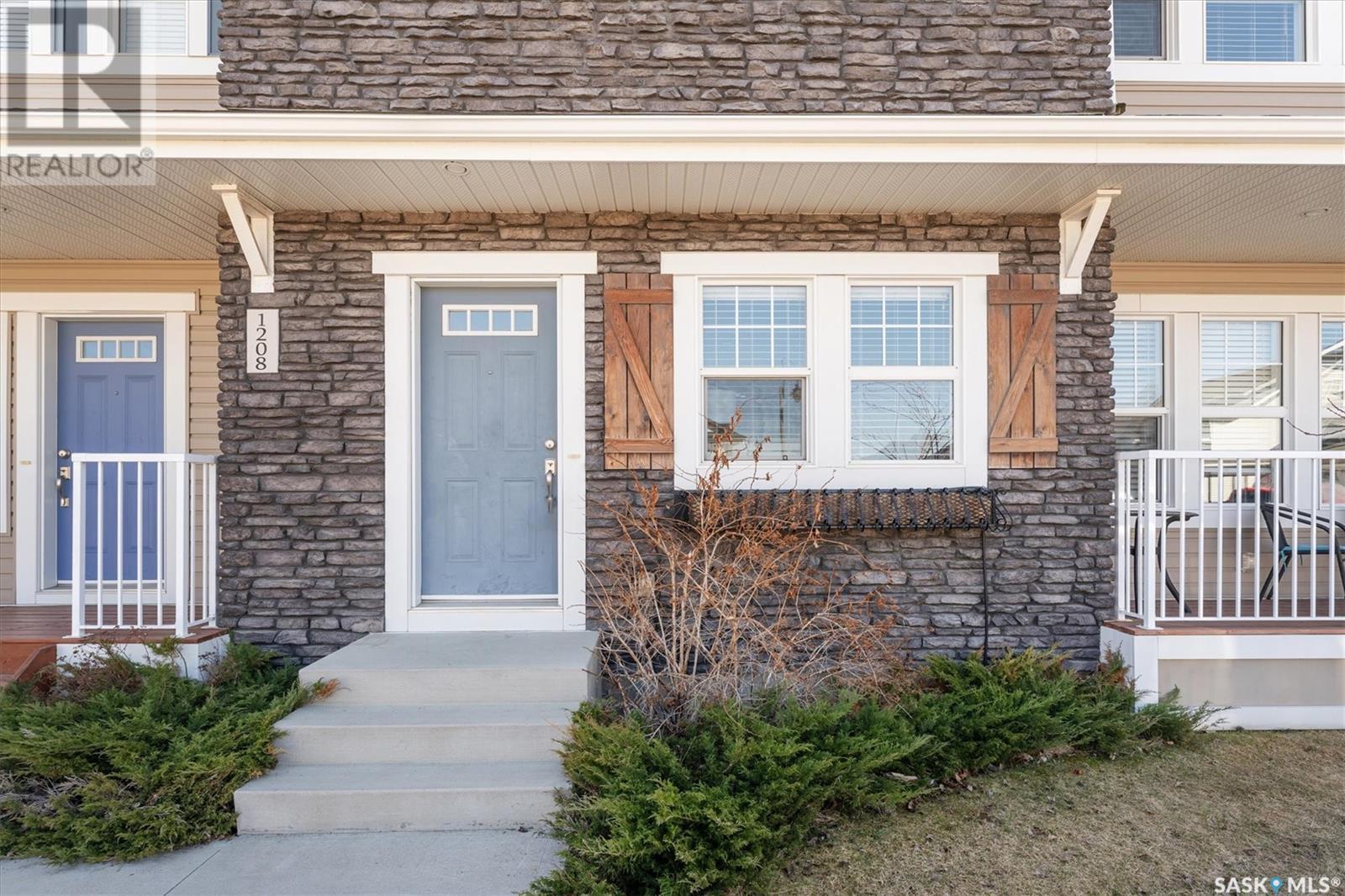 Photo 2 of 1214 Pringle Way, Saskatoon SK